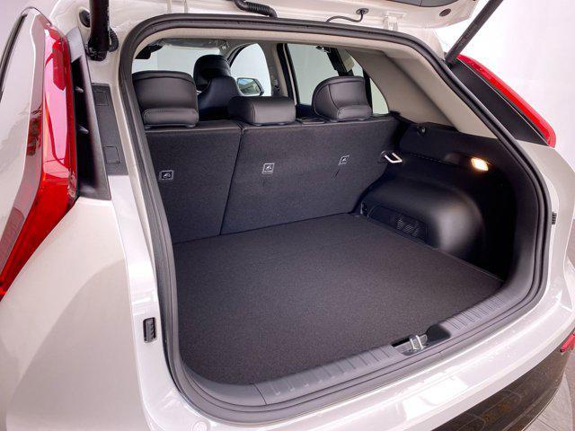 Photo of 2025 SNOWWHITE Kia Niro EV