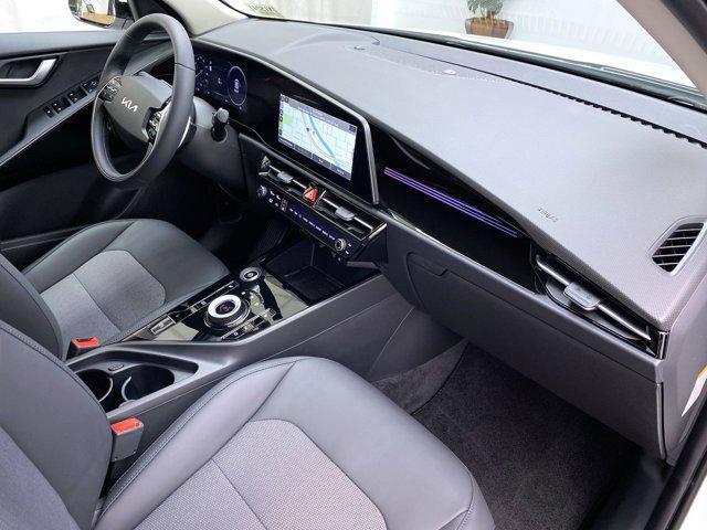 Photo of 2025 SNOWWHITE Kia Niro EV