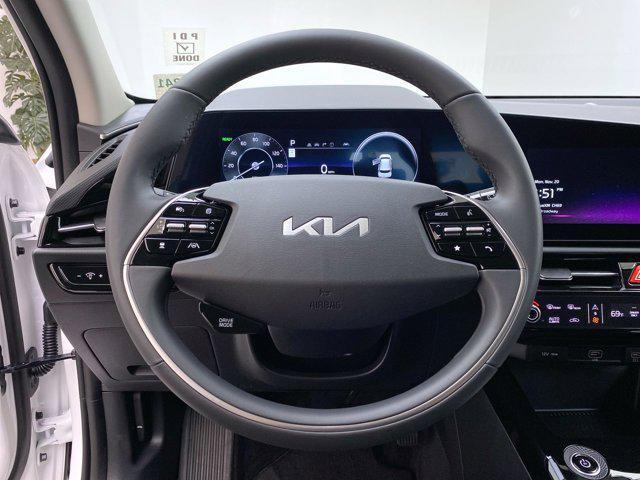 Photo of 2025 SNOWWHITE Kia Niro EV
