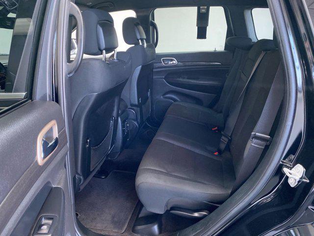 Photo of 2017 Diamond Black Crystal Pearlcoat Jeep Grand Cherokee