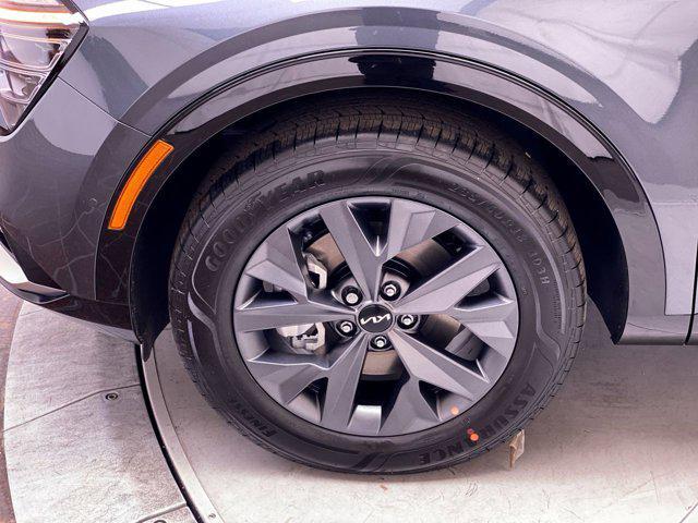 Photo of 2025 Gravity Gray Kia Sportage Hybrid