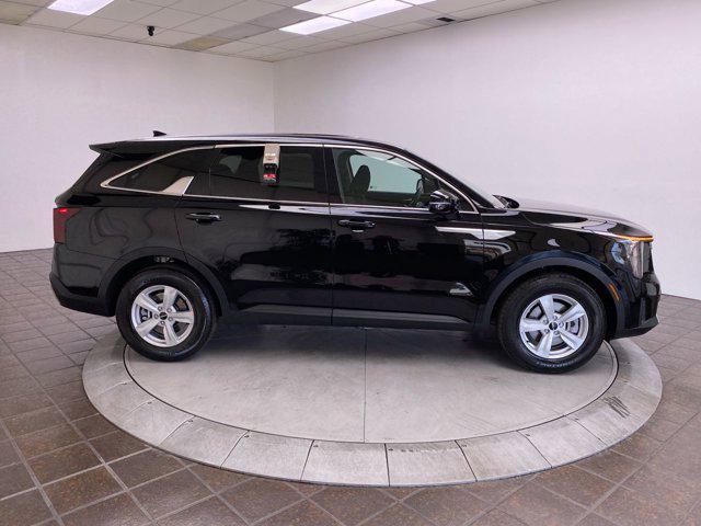 Photo of 2025 Ebony Black Kia Sorento