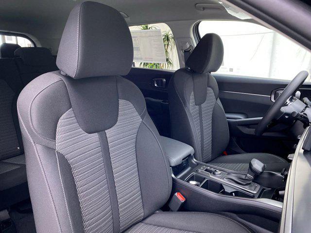 Photo of 2025 Ebony Black Kia Sorento
