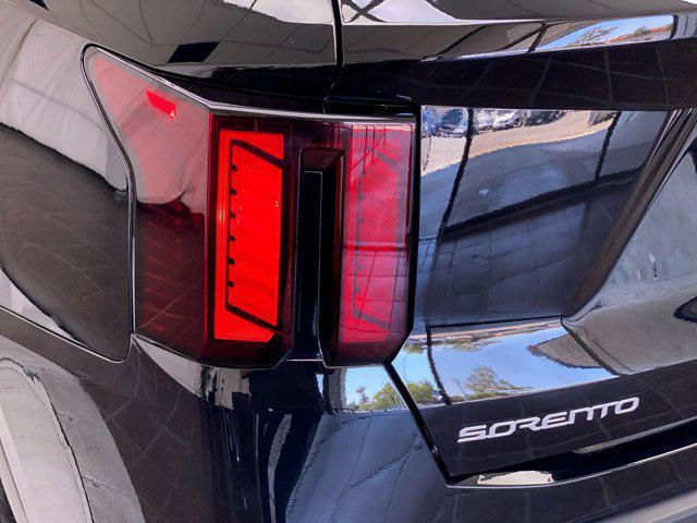 Photo of 2025 Ebony Black Kia Sorento