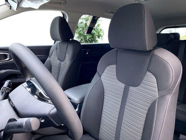 Photo of 2025 Ebony Black Kia Sorento