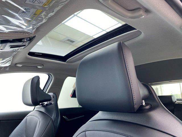 Photo of 2025 SNOWWHITE Kia Niro EV