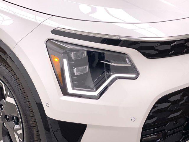 Photo of 2025 SNOWWHITE Kia Niro EV