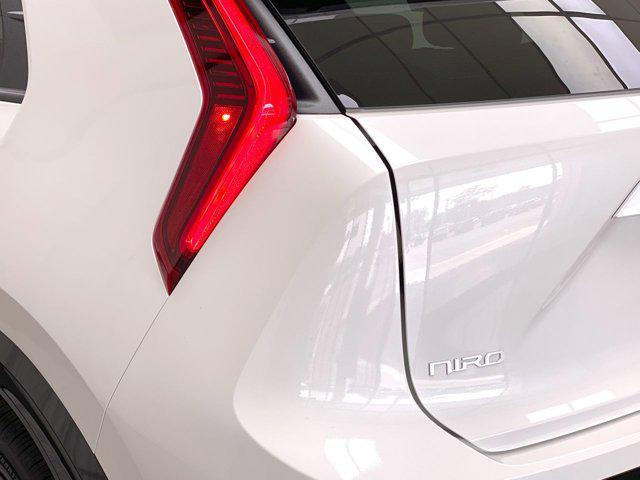 Photo of 2025 SNOWWHITE Kia Niro EV