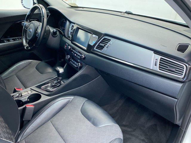 Photo of 2019 Snow White Pearl Kia Niro