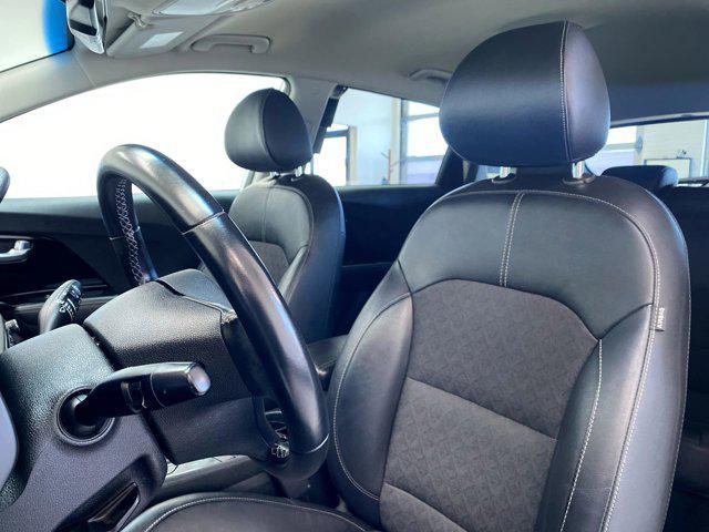 Photo of 2019 Snow White Pearl Kia Niro