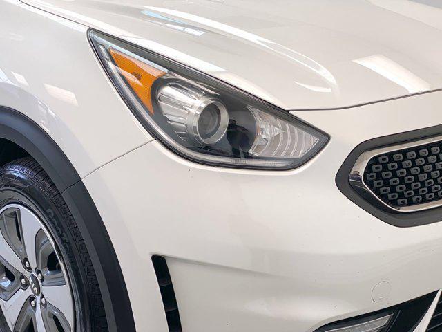 Photo of 2019 Snow White Pearl Kia Niro