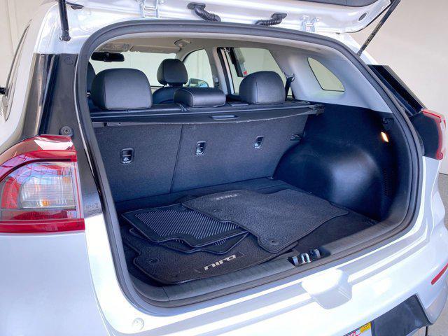 Photo of 2019 Snow White Pearl Kia Niro