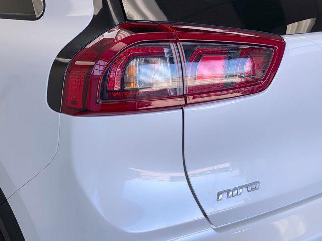 Photo of 2019 Snow White Pearl Kia Niro