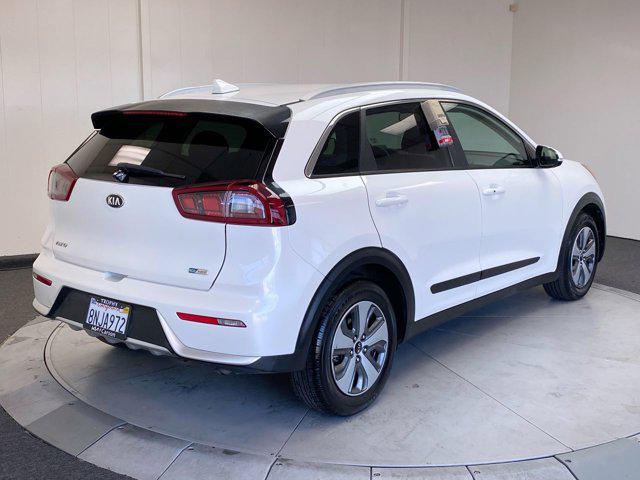 Photo of 2019 Snow White Pearl Kia Niro
