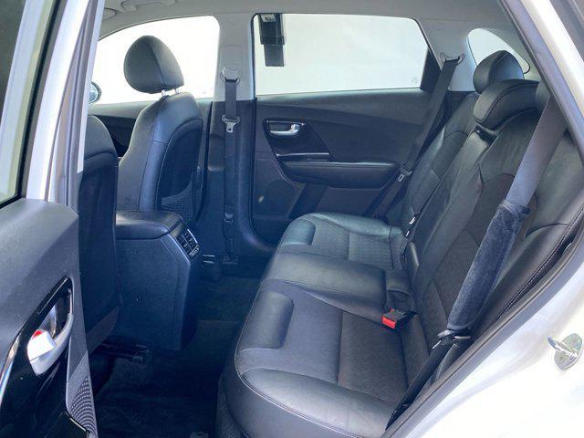 Photo of 2019 Snow White Pearl Kia Niro