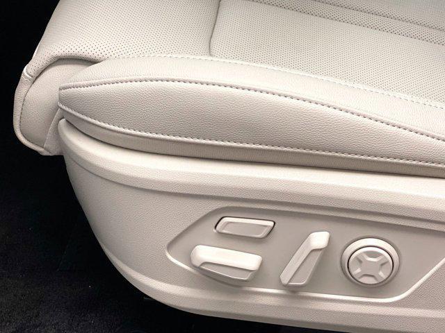 Photo of 2025 Mineral Blue Kia Sorento Hybrid