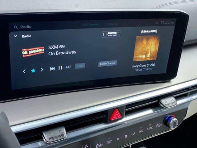 Photo of 2025 Mineral Blue Kia Sorento Hybrid