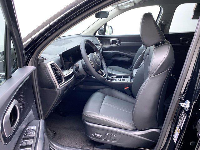 Photo of 2025 Ebony Black Kia Sorento