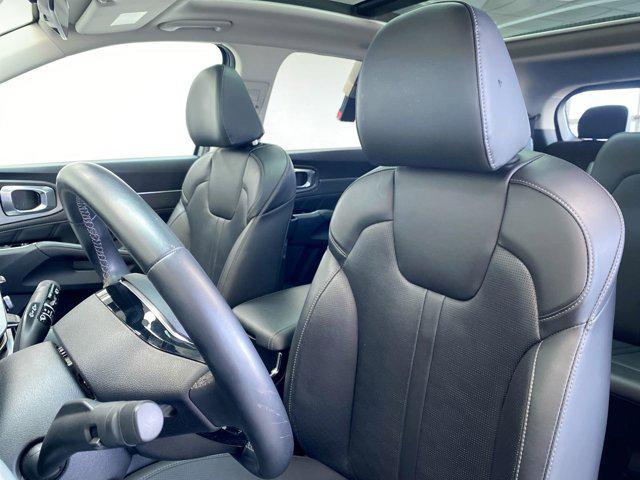 Photo of 2024 Gravity Grey Kia Sorento