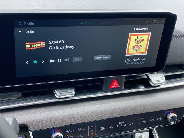 Photo of 2026 SNOWWHITE Kia Carnival