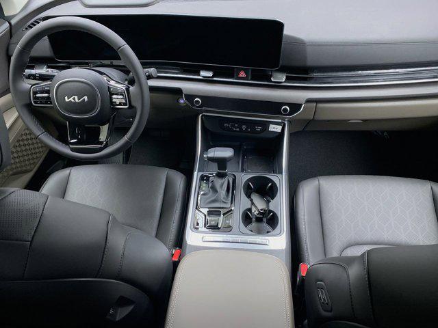 Photo of 2026 SNOWWHITE Kia Carnival