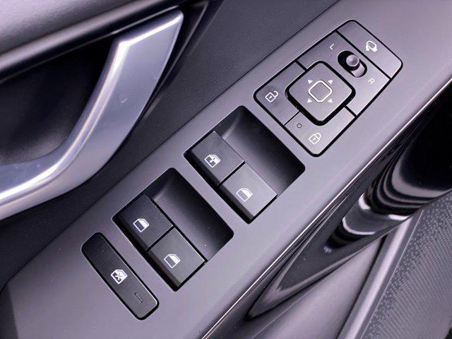 Photo of 2025 Interstellar Gray Kia Niro