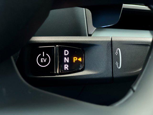 Photo of 2026 Glacial White Pearl Kia EV9