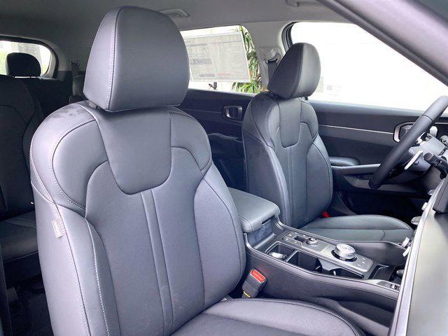 Photo of 2025 Cityscape Green Kia Sorento Hybrid