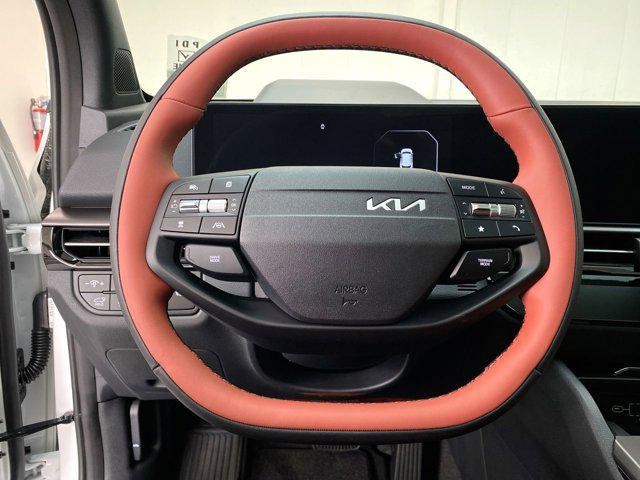 Photo of 2026 Snow White Pearl Kia Sportage Hybrid