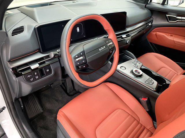 Photo of 2026 Snow White Pearl Kia Sportage Hybrid