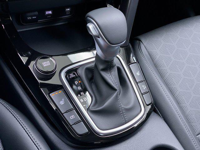 Photo of 2025 SNOWWHITE Kia Seltos