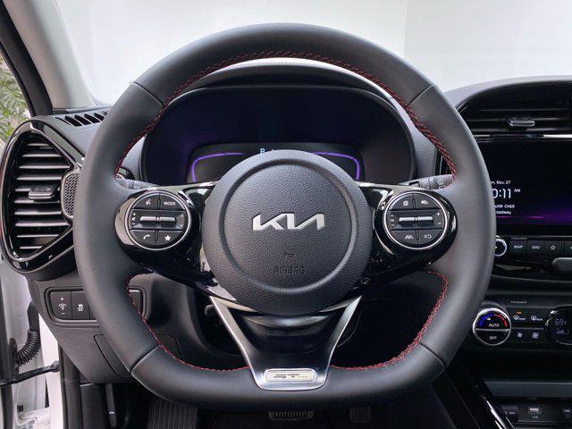 Photo of 2025 SNOWWHITE Kia Soul
