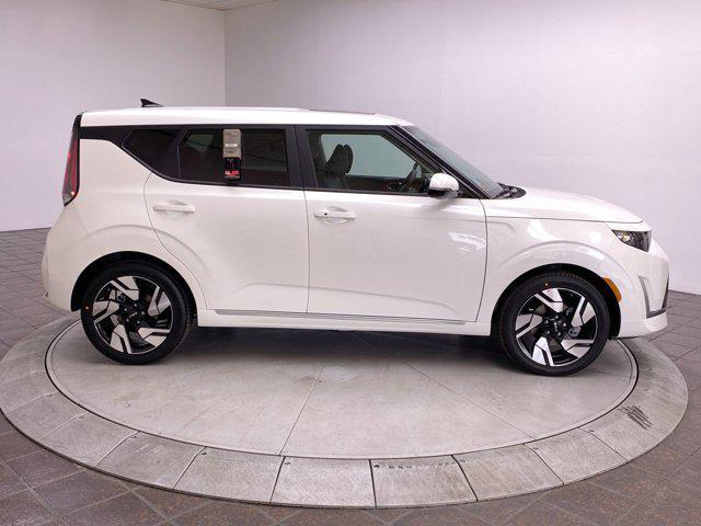 Photo of 2025 SNOWWHITE Kia Soul