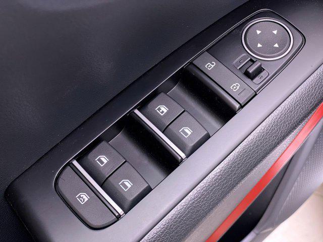 Photo of 2025 SNOWWHITE Kia Soul