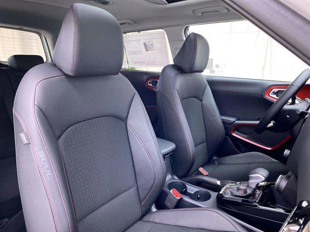 Photo of 2025 SNOWWHITE Kia Soul