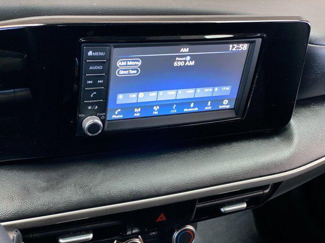 Photo of 2025 Super Black Nissan Kicks