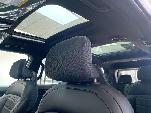 Photo of 2026 Ivory Silver Kia EV9