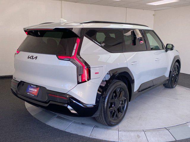 Photo of 2026 Ivory Silver Kia EV9