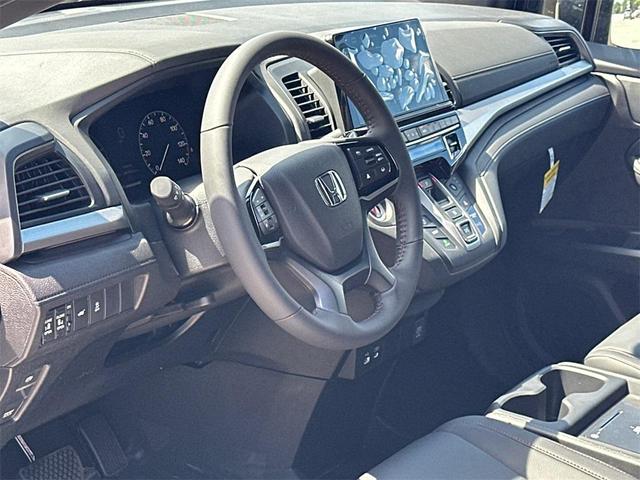 Photo of 2026 Platinum White Honda Odyssey