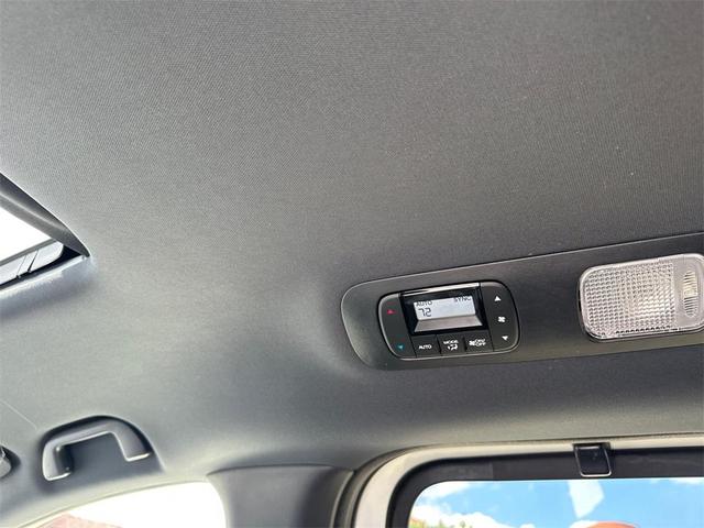 Photo of 2026 Platinum White Honda Odyssey
