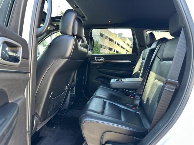 Photo of 2018 Bright White Clearcoat Jeep Grand Cherokee