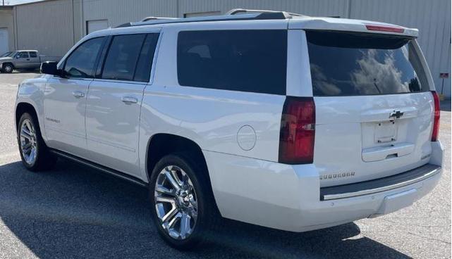 Photo of 2020 Iridescent Pearl Tricoat Chevrolet Suburban