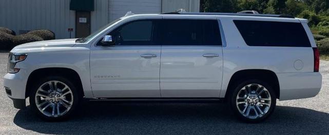 Photo of 2020 Iridescent Pearl Tricoat Chevrolet Suburban