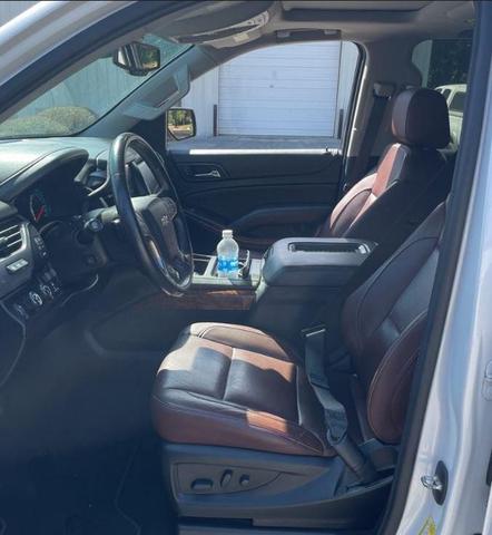 Photo of 2020 Iridescent Pearl Tricoat Chevrolet Suburban