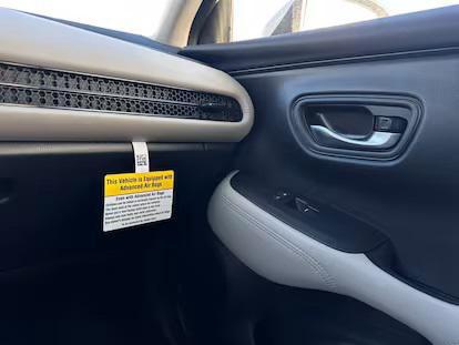 Photo of 2025 Platinum White Honda HR-V