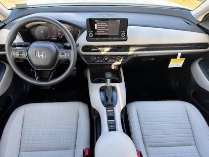 Photo of 2025 Platinum White Honda HR-V
