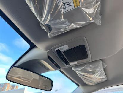 Photo of 2025 Platinum White Honda HR-V