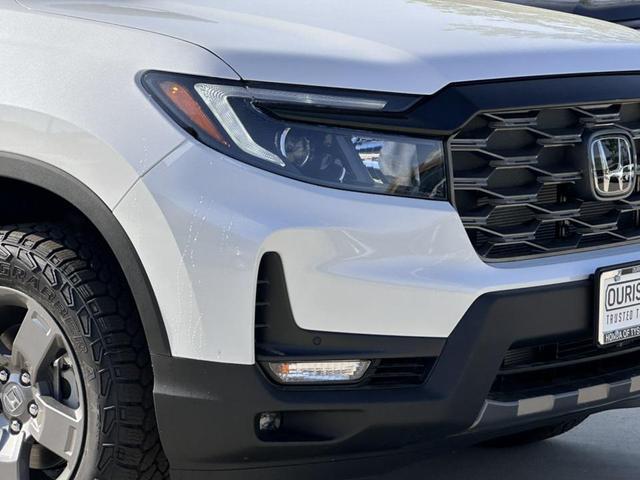 Photo of 2025 Platinum White Honda Ridgeline