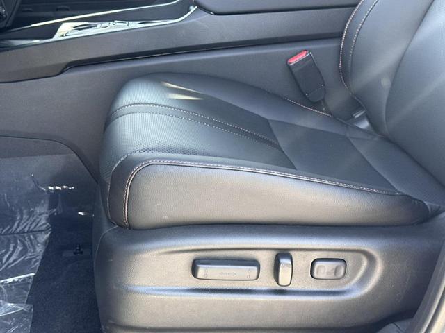 Photo of 2025 Platinum White Honda Ridgeline