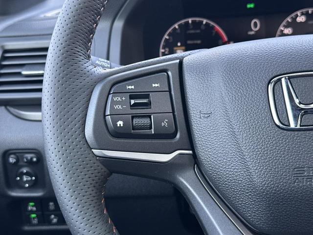 Photo of 2025 Platinum White Honda Ridgeline